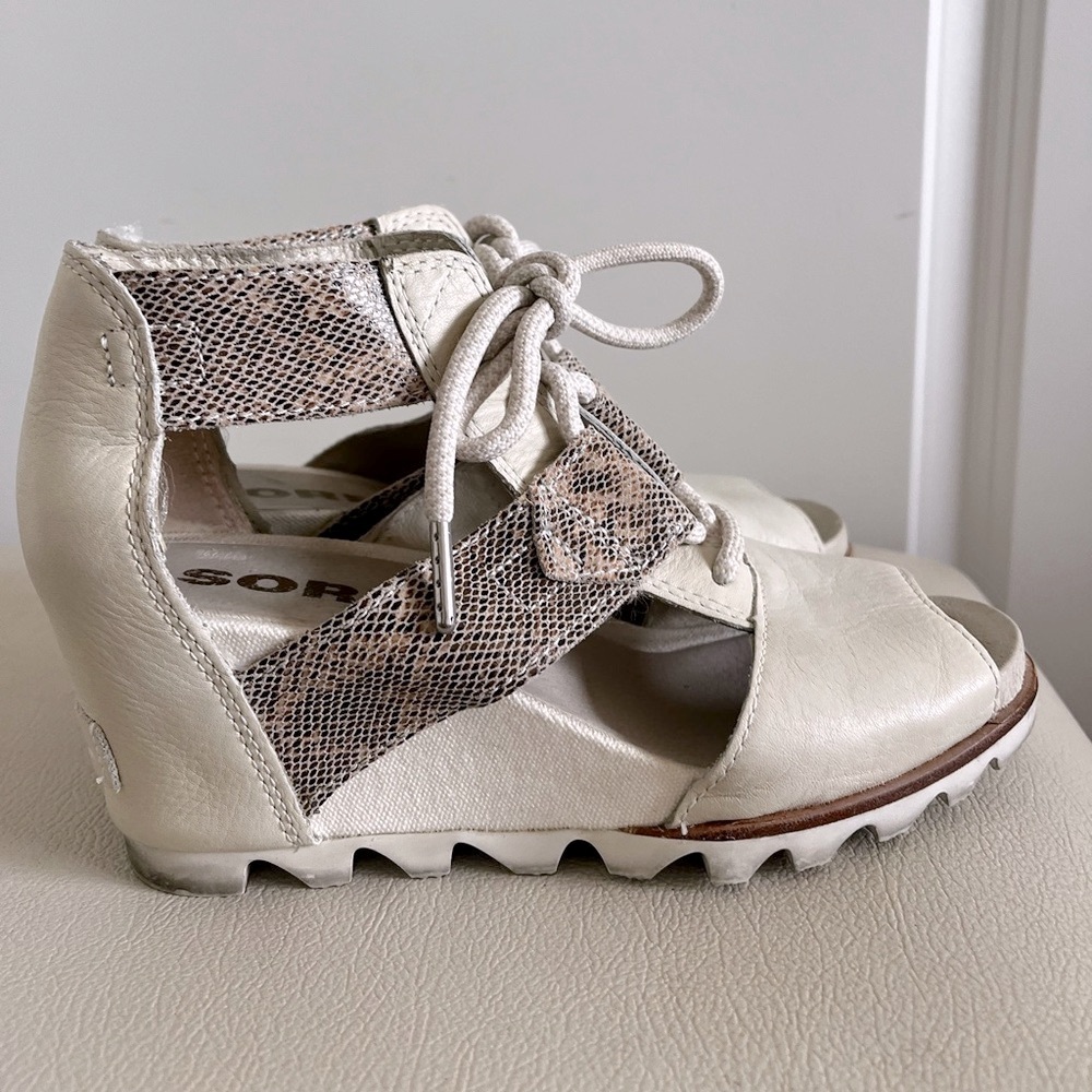 SOREL Joanie Lace Up Cream Leather Wedge Sandals Women’s Size 7.5